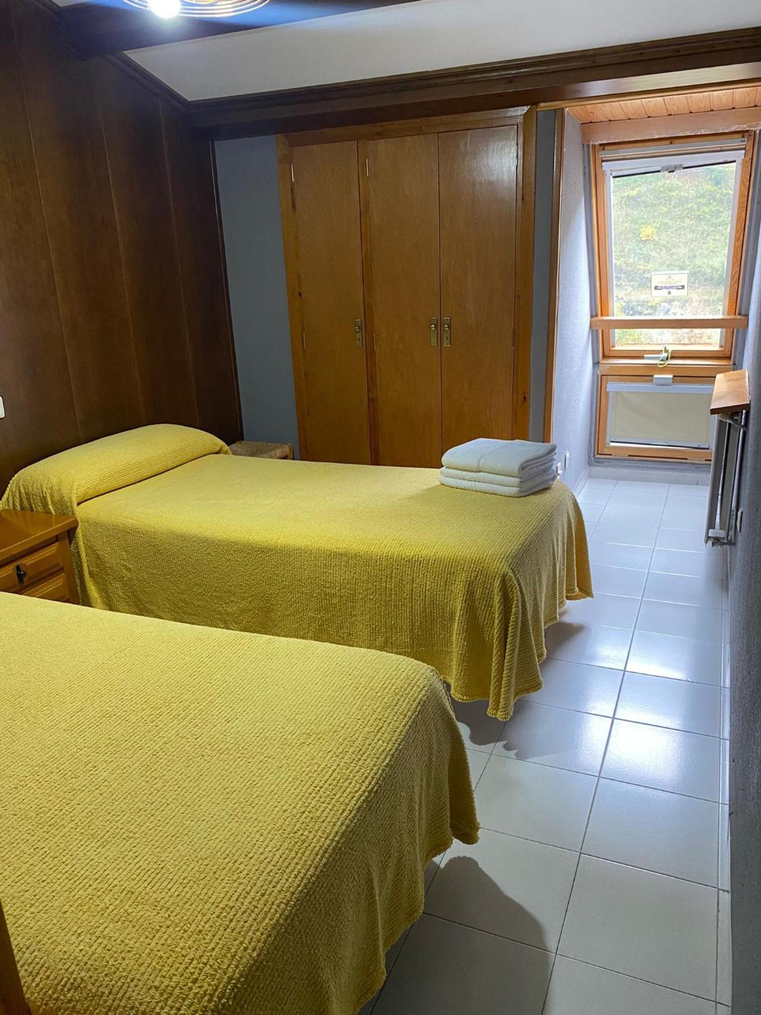 Hostal Los Valles Bielsa Exterior photo